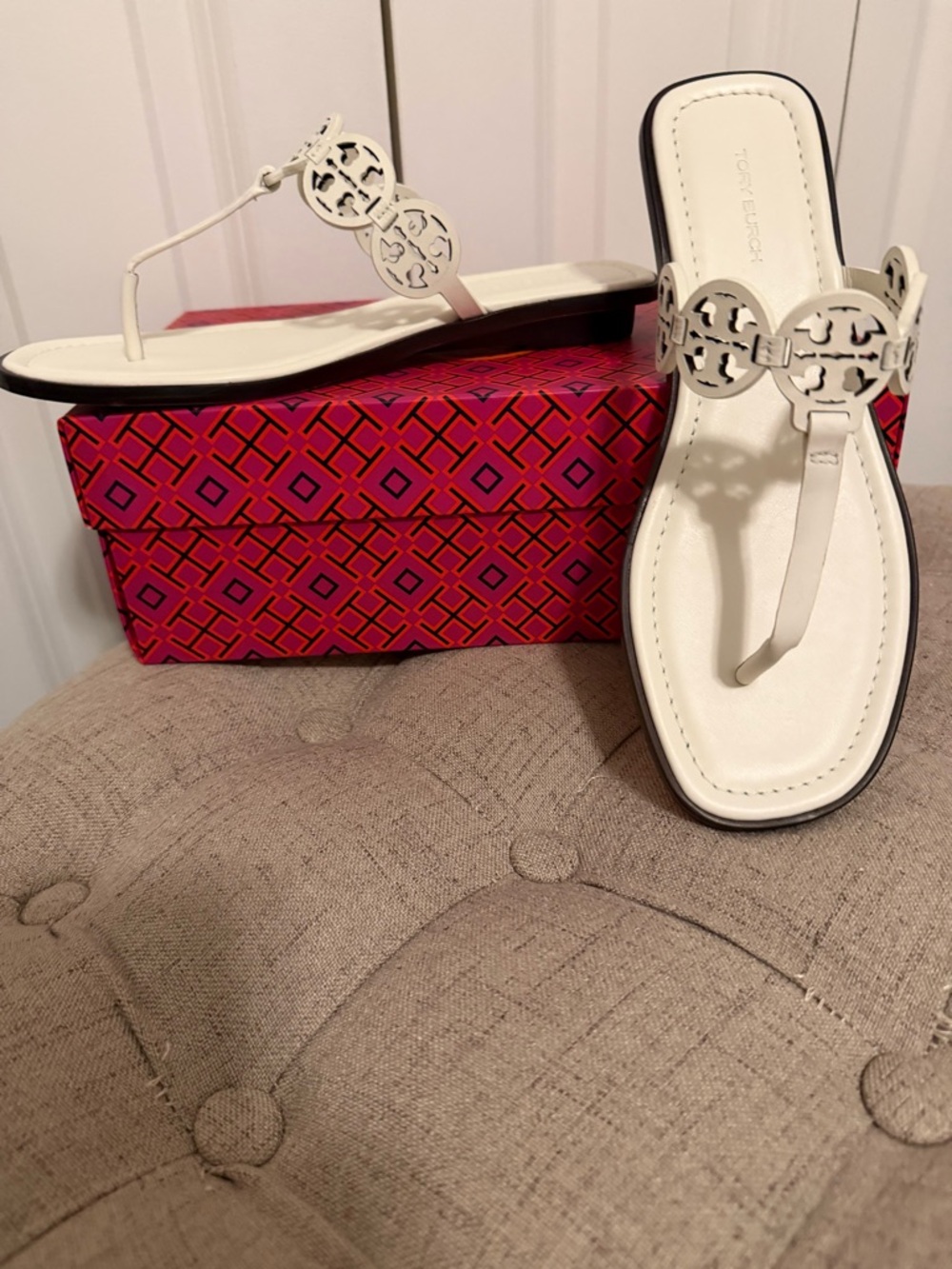 Tory Burch Tiny Miller Thong Sandals Size 8.5 EUC